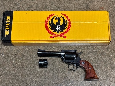 RUGER SINGLE-SIX CONVERTIBLE 22LR - 22 MAG - Image 1 of 3