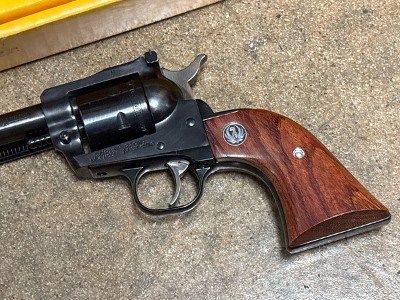 RUGER SINGLE-SIX CONVERTIBLE 22LR - 22 MAG - Image 2 of 3