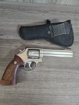 SMITH & WESSON 686 .357 MAG - 1 of 3
