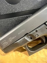 GLOCK G27 GEN4 W/THREE MAGAZINES .40 S&W - 1 of 3
