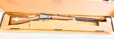 WINCHESTER BRAND-NEW COMMEMORATIVE WINCHESTER BUFFALO BILL LEVER ACTION CHAMBERED IN 30/30 .30-30 WIN - Image 1 of 3