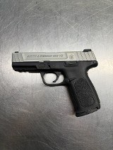 SMITH & WESSON SD9 VE 9MM LUGER (9x19 PARA) - 1 of 2