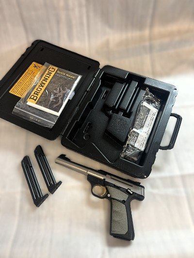 BROWNING Buck Mark .22 LR - Image 1 of 3