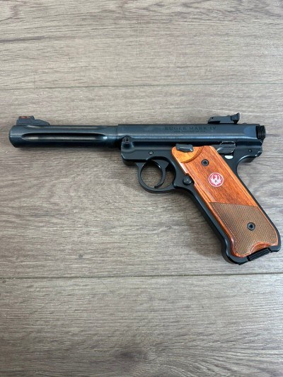 RUGER MARK IV (40177) .22 LR - Image 2 of 3