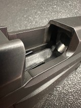 HECKLER & KOCH USP .45 ACP - 7 of 12