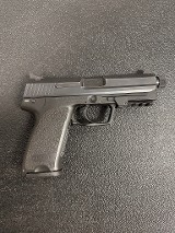 HECKLER & KOCH USP .45 ACP - 5 of 12