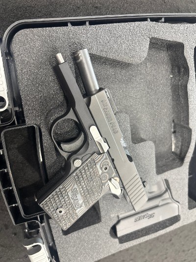 SIG SAUER P938 HOGUE GRIPS 9MM LUGER (9X19 PARA) - Image 5 of 6