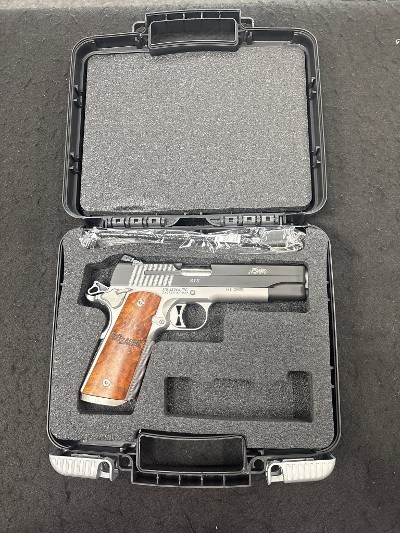 SIG SAUER 1911 STX FULL-SIZE .45 ACP - Image 1 of 6