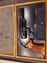 SMITH & WESSON 29-2 .44 MAGNUM - Image 1 of 9