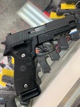 SIG SAUER P226 .40 S&W - 6 of 6