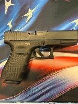 GLOCK 23 GEN 4 .40 S&W - 2 of 4