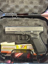 GLOCK 23 GEN 4 .40 S&W - 2 of 4