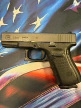 GLOCK 23 GEN 4 .40 S&W - 1 of 4