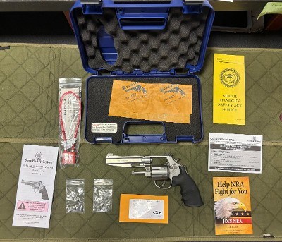 SMITH & WESSON 686 PRO SERIES.357 MAG - Image 1 of 6