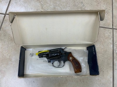 SMITH & WESSON MODEL 36 .38 SPL - Image 1 of 3
