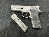 SMITH & WESSON 4006 .40 S&W - 2 of 3
