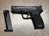 SMITH & WESSON M&P 40 M2.0 40 Smith & Wesson - 1 of 3
