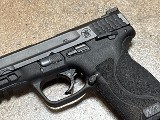 SMITH & WESSON M&P 40 M2.0 40 Smith & Wesson - 2 of 3