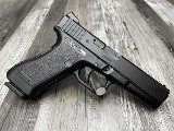 GLOCK 22 GEN 2 40 Smith & Wesson - 2 of 3