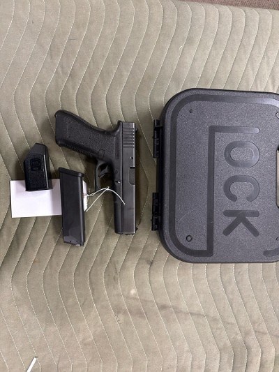 GLOCK 17 GENERATION 2 9MM LUGER (9x19 PARA) - Image 1 of 3