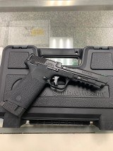 SMITH & WESSON M&P22 MAGNUM .22 WMR - 1 of 3