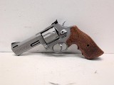 TAURUS 627 TRACKER = .357 MAGNUM / .38 SPECIAL +P. .357 MAG* - 1 of 3