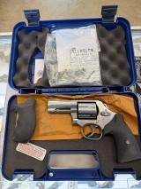 SMITH & WESSON MODEL 686-6 PLUS .357 MAG - 1 of 3