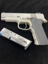 SMITH & WESSON 4043.40 S&W - Image 1 of 3