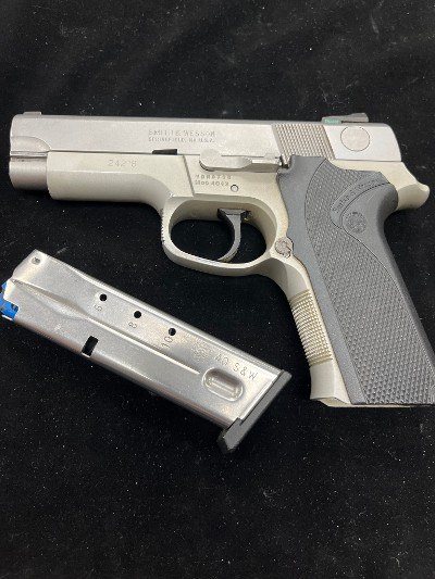 SMITH & WESSON 4043.40 S&W - Image 1 of 3