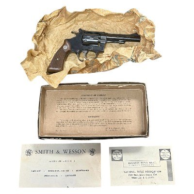 SMITH & WESSON 22/32 Kit Gun (Model 34 No-Dash) Early Production Matching Box Exceptional Condition .22 LR - Image 1 of 3