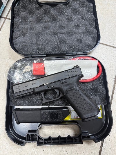 GLOCK G17 GEN 5 9MM LUGER (9x19 PARA) - Image 1 of 3