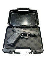 GLOCK G22GEN 4 .40 S&W - 1 of 3