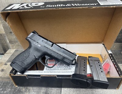 SMITH & WESSON M&P40 SHIELD .40 S&W - Image 1 of 3