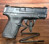 SMITH & WESSON (S&W) M&P40 Shield 40 S&W .40 S&W - 2 of 3