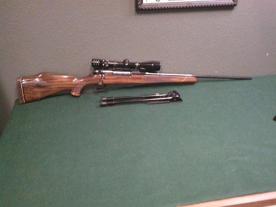 WEATHERBY MARK V .300 WBY MAG - Image 1 of 3