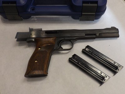 SMITH & WESSON MODEL 41 .22 LR - Image 1 of 3