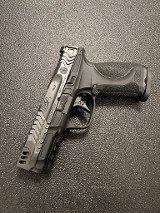 SMITH & WESSON PERFORMANCE CENTER M&P9 METAL CARRY COMP 9MM LUGER (9X19 PARA) - 1 of 3