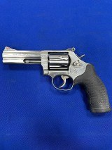 SMITH & WESSON 686 PLUS .357 MAG - 2 of 3