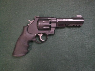 SMITH & WESSON 327 TRR8 PERFORMANCE CENTER .357 MAG - Image 2 of 3