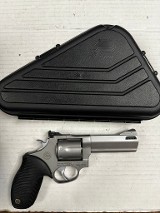 TAURUS TRACKER 627 .357 MAG - 1 of 3