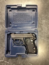 BERETTA 3032 TOMCAT 32ACP .32 ACP - 1 of 2