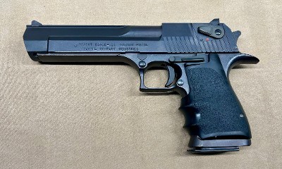 IMI DESERT EAGLE .44 rem mag - Image 2 of 3