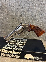SMITH & WESSON 686 .357 MAG - 1 of 3