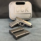 GLOCK 23 GEN5 40 Smith & Wesson - 1 of 3