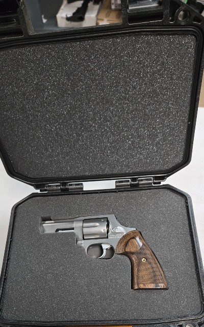 TAURUS 856 EXECUTIVE GRADE .38 SPL - Image 1 of 3