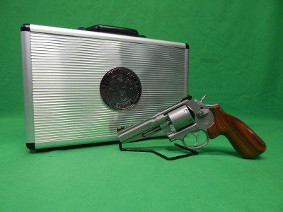 SMITH & WESSON 686-7 PERFORMANCE CENTER .38 SUPER - Image 1 of 3