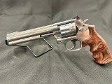 SMITH & WESSON 617 .22 LR - 9 of 14