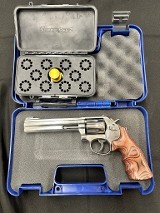 SMITH & WESSON 617 .22 LR - 2 of 14