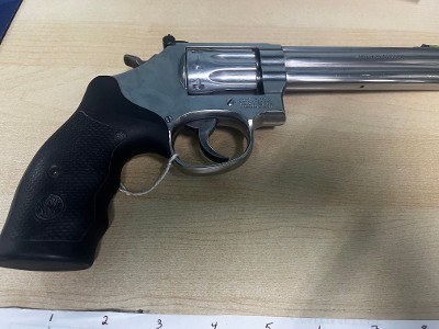 SMITH & WESSON 617-6 .22 LR - Image 4 of 8