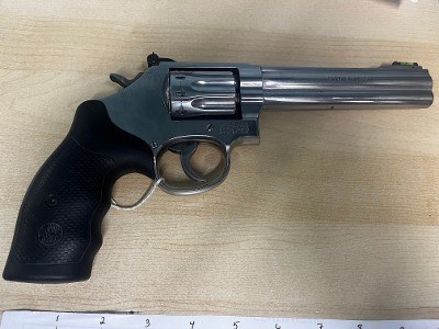 SMITH & WESSON 617-6 .22 LR - Image 1 of 8